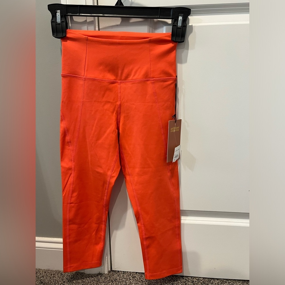 🏷️Girlfriend Collective Crop Compression High Rise Athletic Leggings Coral XS